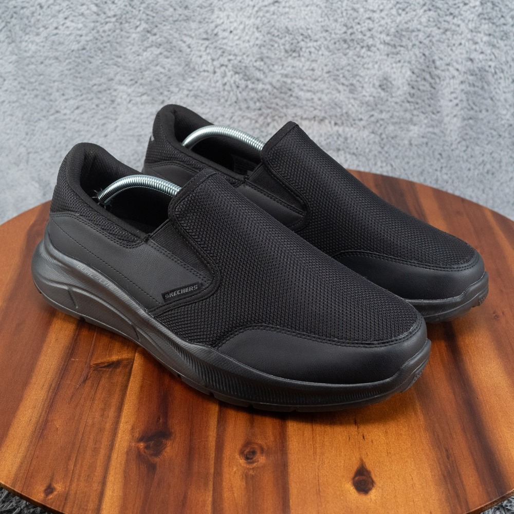 Skechers Men 11 Extra-Wide Relaxed Fit Equalizer 5.0 Triple Black Slip On Walker
